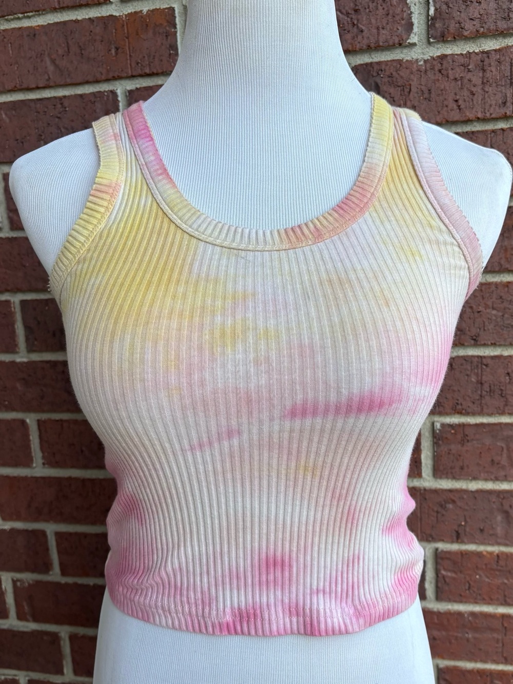 Ribbed Tie-Dye Crop Tank Top in Pink & Yellow